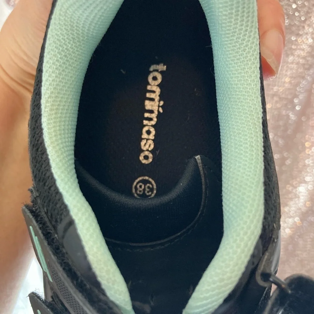 Tomimaso Black Cycling Shoes with Green Accents 7.5 New without tags!
